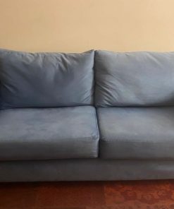 Sofá 3 cuerpos de felpa celeste