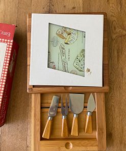 Tabla y cuchillos de queso