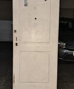 Puerta madera con ojo