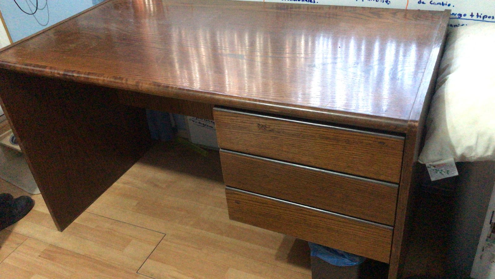 Escritorio con cajonera lateral madera - Imagen 3