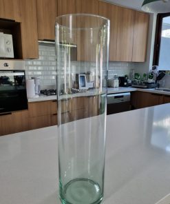 Florero de vidrio cilíndrico