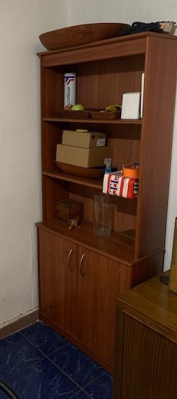 Biblioteca librero con 2 puertas enchapado