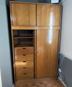 Closet puertas corredizas pino estilo sónico