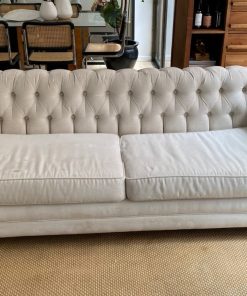 Sofá 3 cuerpos capitoné blanco Chesterfield