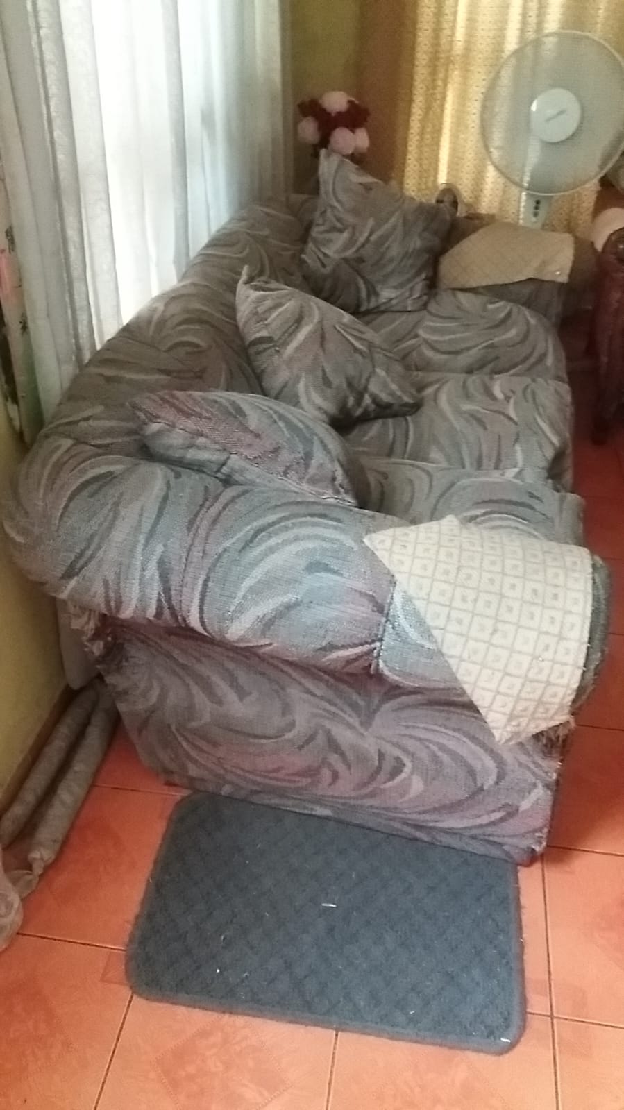 Juego sofá 3 cuerpos y 2 sillones - Imagen 3