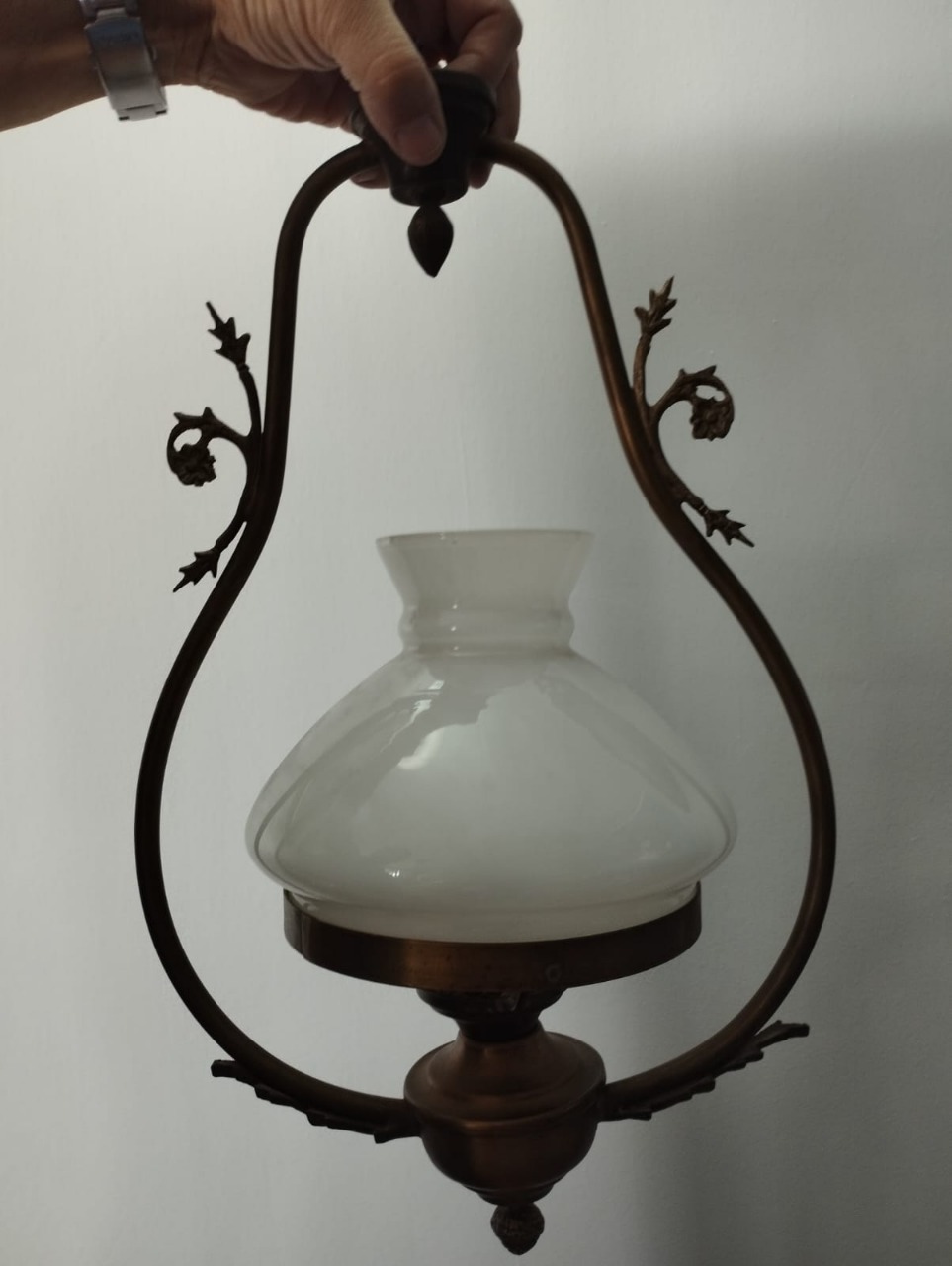 Lámpara de techo bronce con tulipa