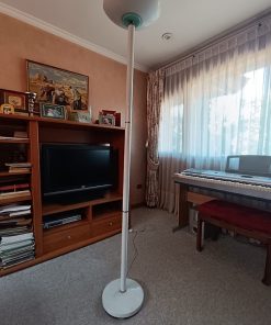 Lámpara de pie metálica halógena