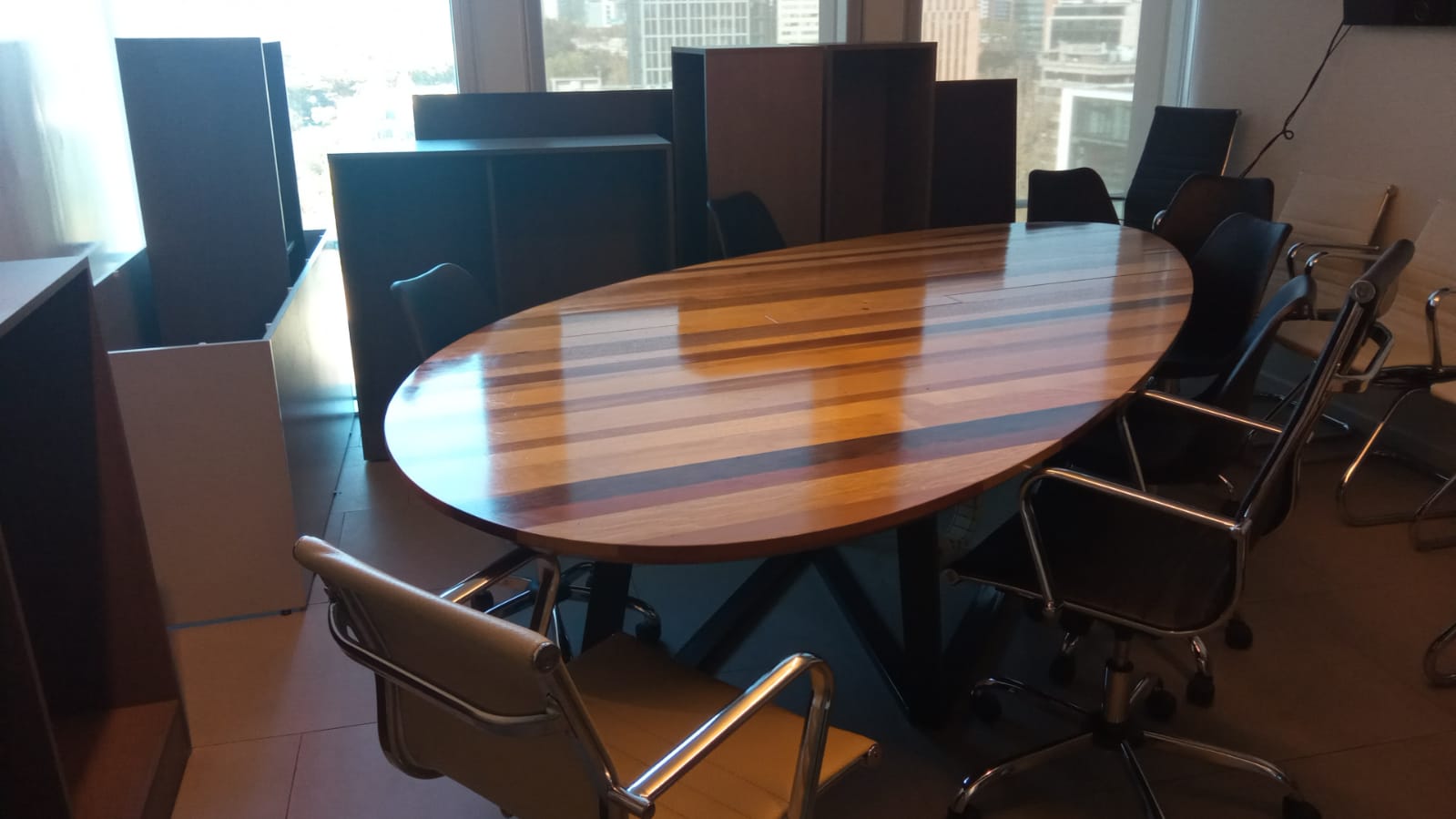 Mesa de comedor madera nativa - Imagen 4