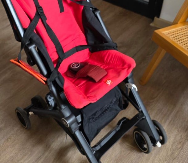 Coche Paraguas Plegable GB Pockit - Imagen 2