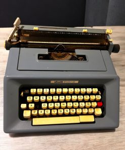 Máquina de escribir Olivetti 