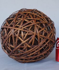 Esfera de mimbre natural