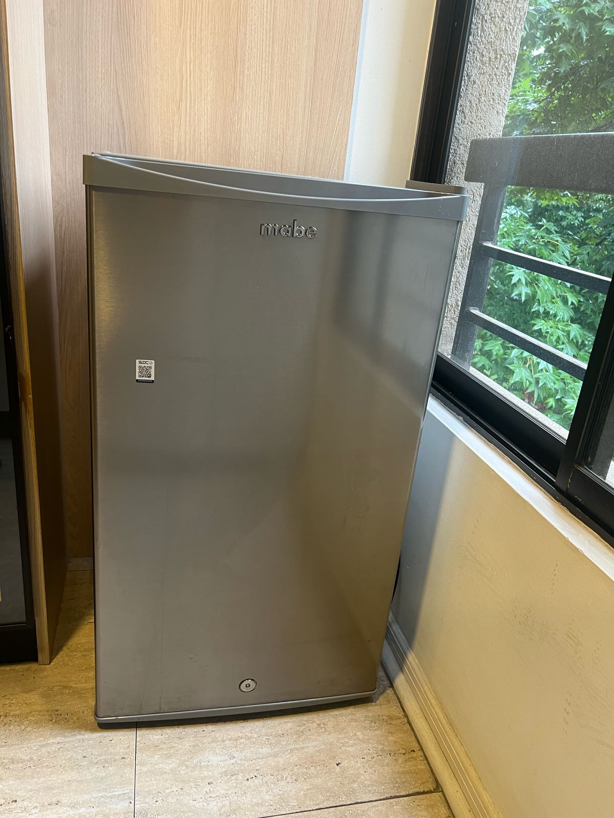 Frigobar Mabe 93 Lts - Imagen 8