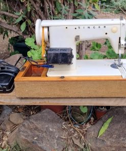 Máquina de coser Singer multipunto 666 con maleta