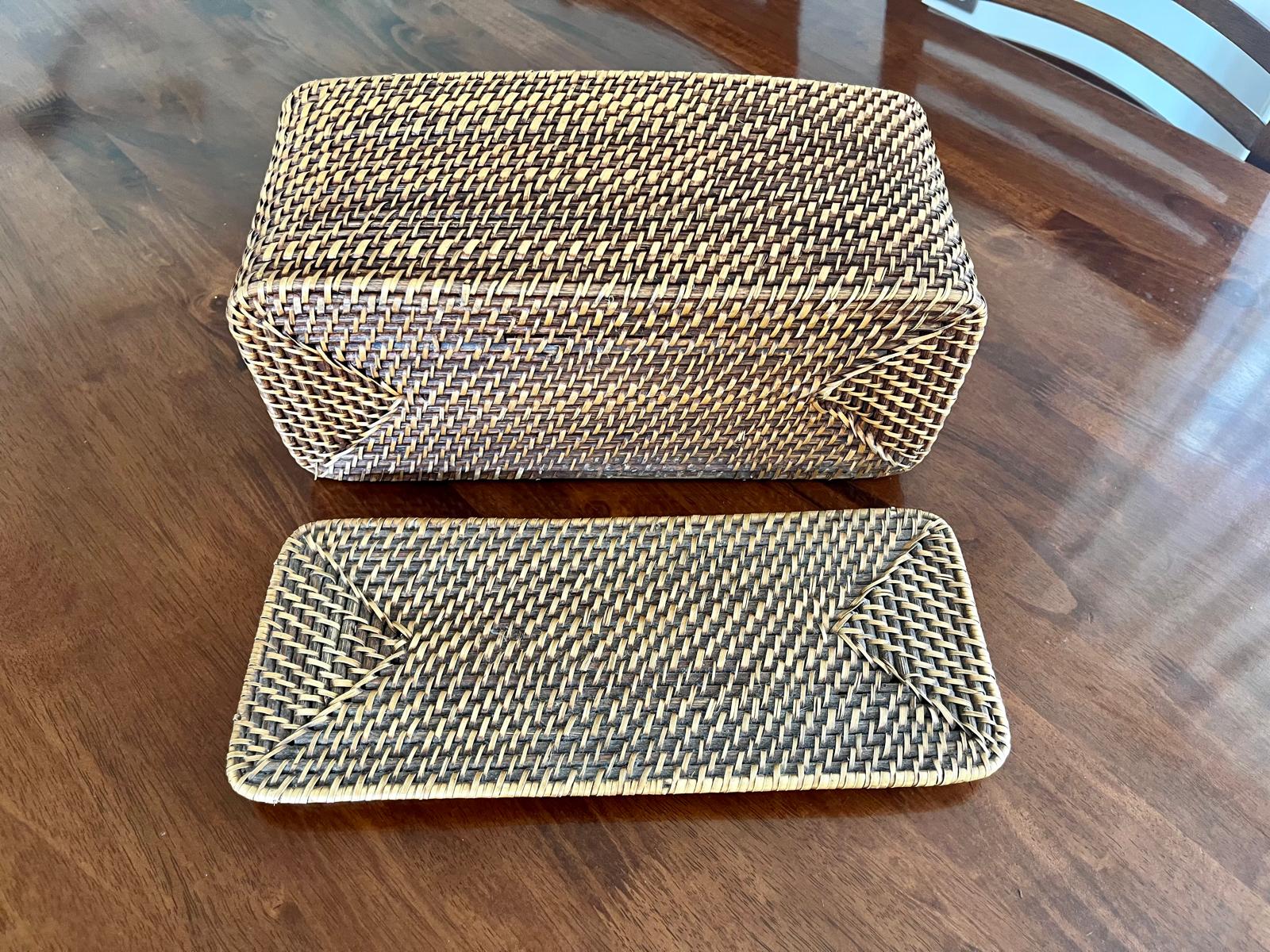 Canasta de mimbre con tapa Crate & Barrel - Imagen 3