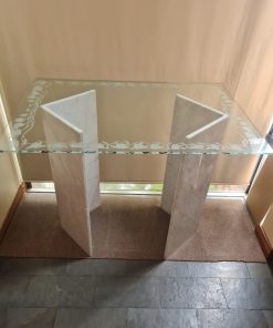 Arrimo base mármol y vidrio tallado