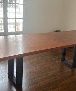 Mesa de comedor larga madera y base de fierro negro