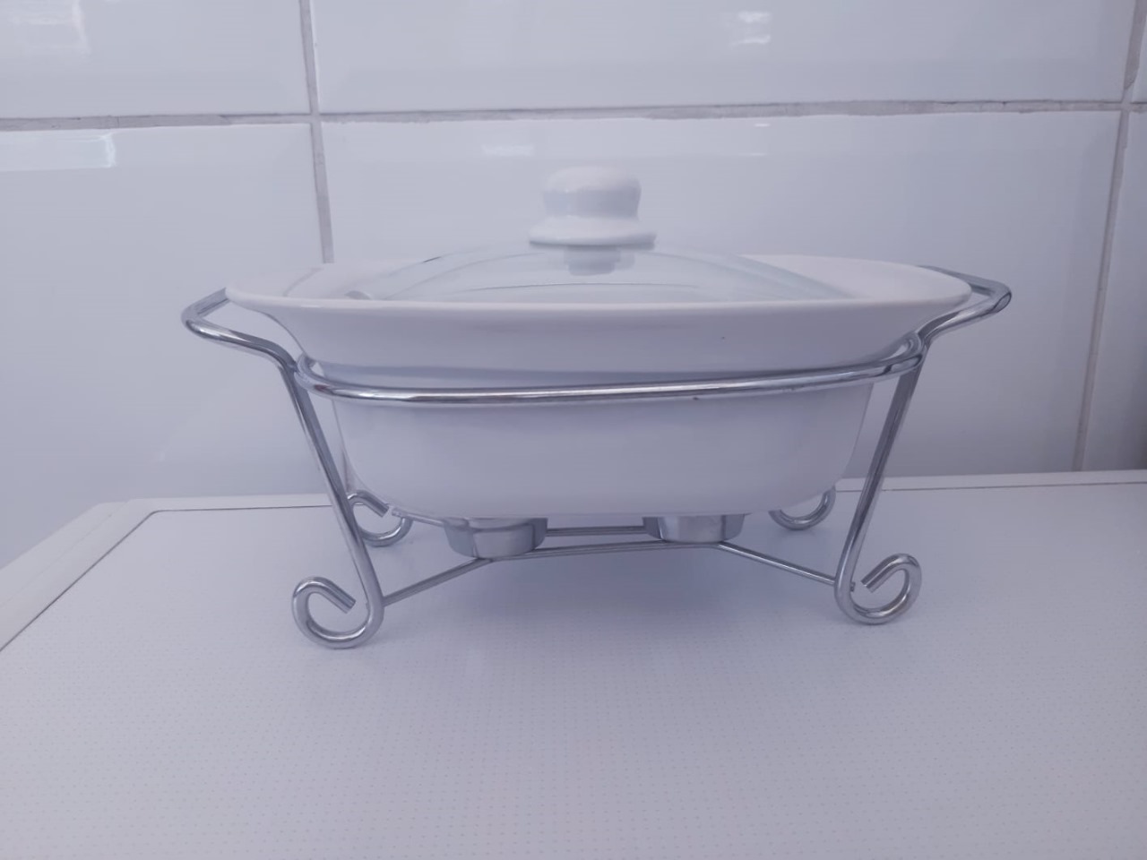 Fuente cerámica para servir con base