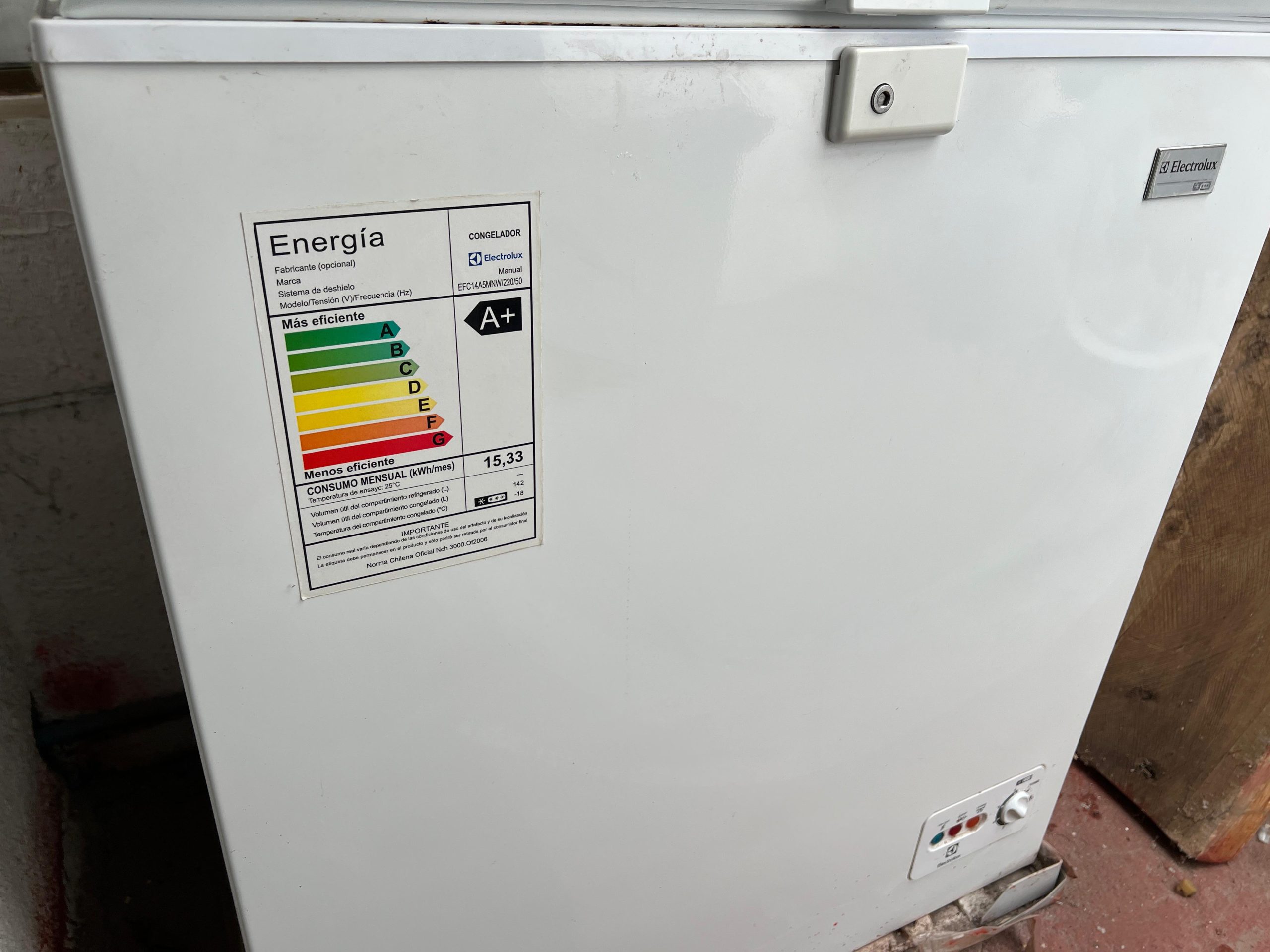 Congelador horizontal frio directo Electrolux 142 Lts - Imagen 5