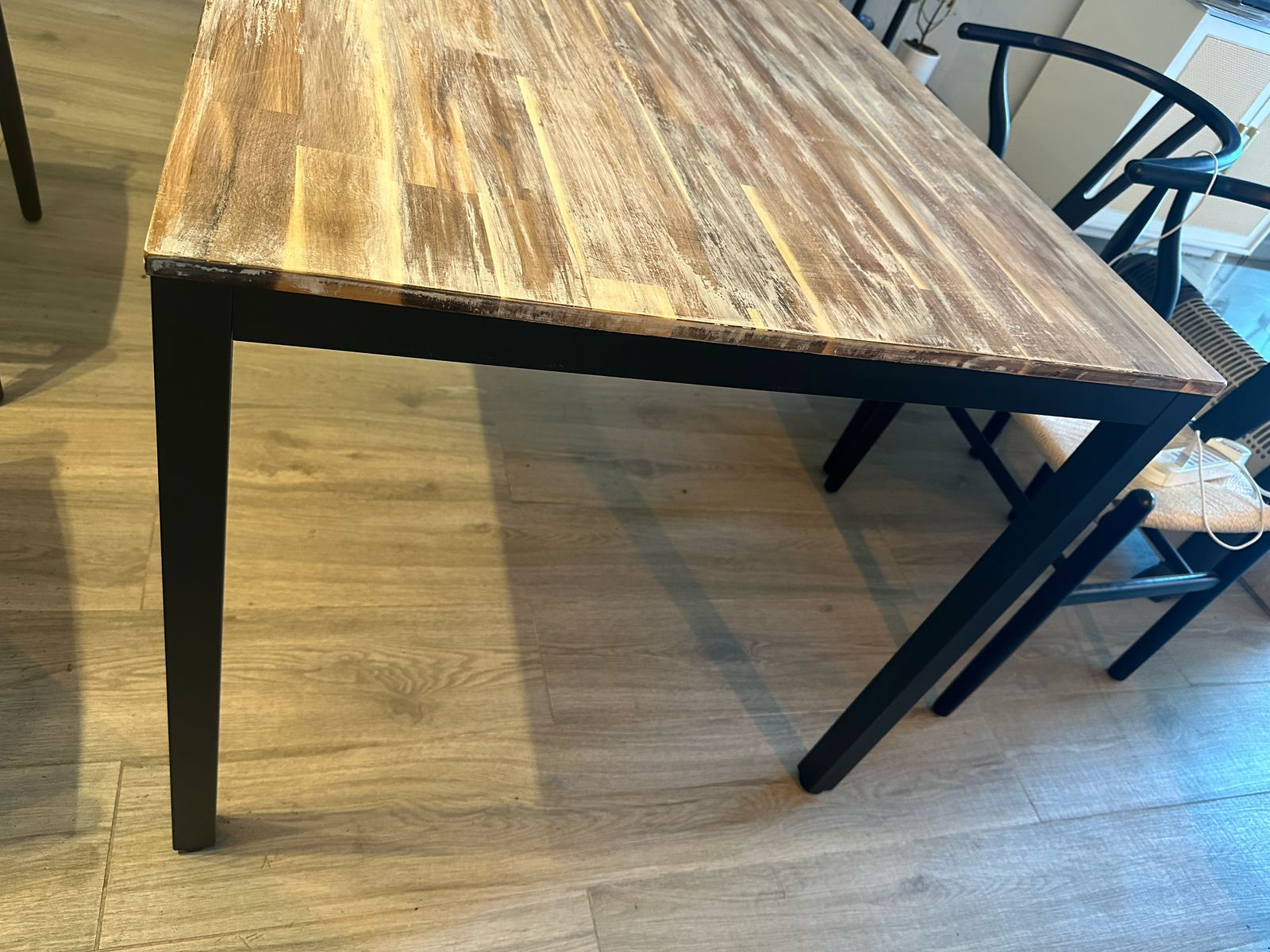 Mesa aglomerado con base de fierro - Imagen 3