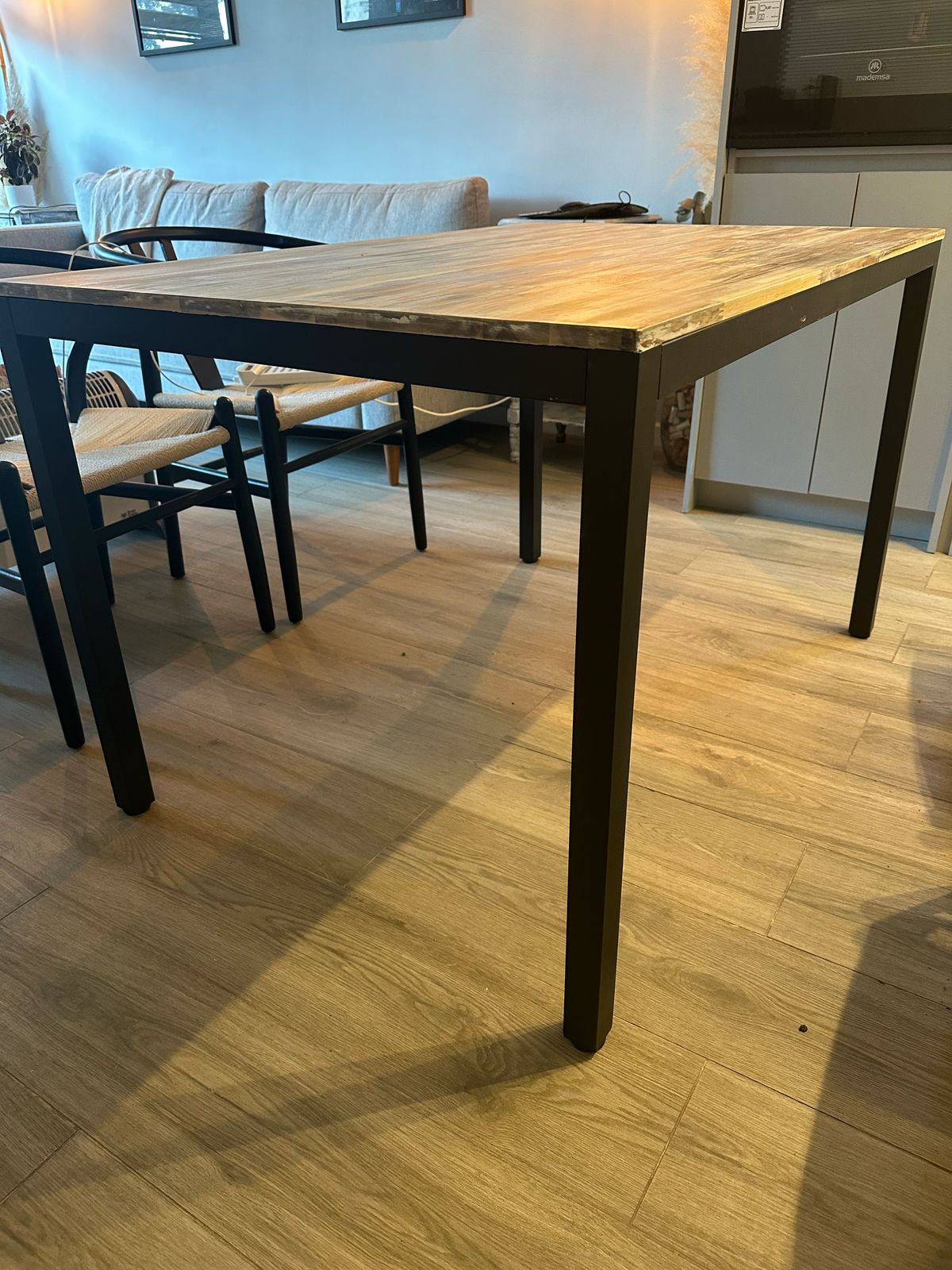 Mesa aglomerado con base de fierro - Imagen 6