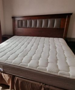 Cama King CIC Ortopedic con respaldo y veladores