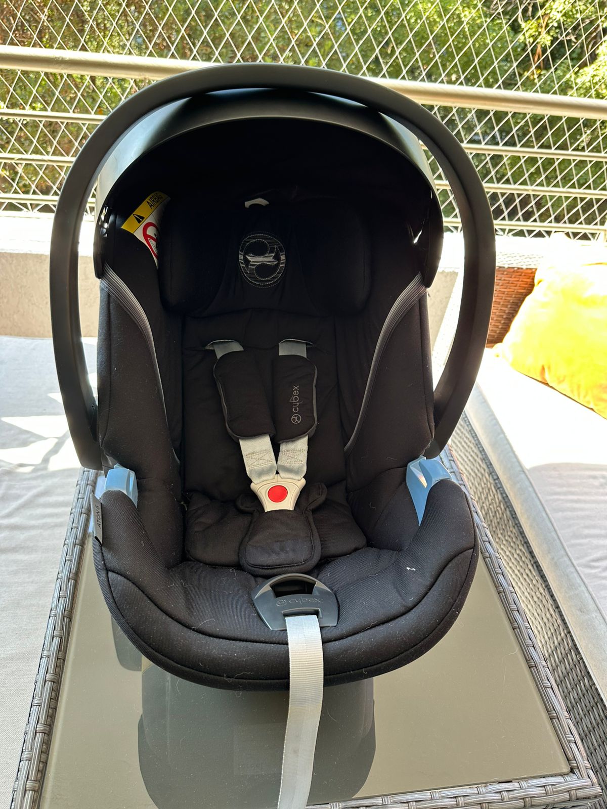 Silla para auto nido Aton G US + Base G Moon Black Cybex - Imagen 4