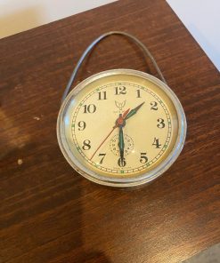 Reloj antiguo a cuerda