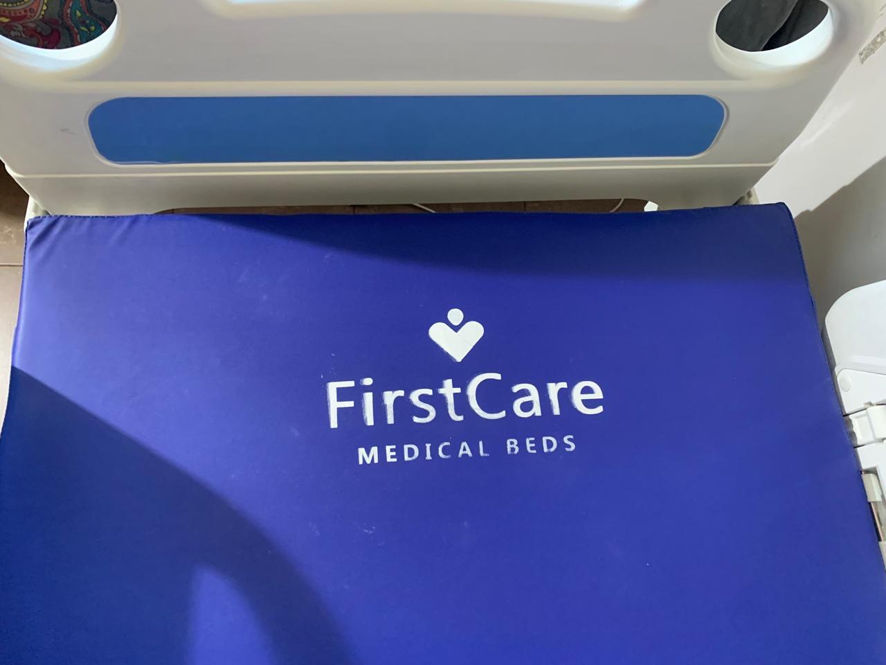 Cama clínica eléctrica 5 posiciones First Care - Imagen 11