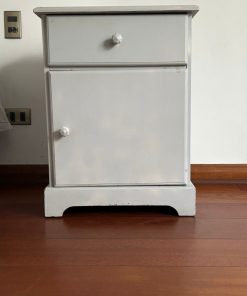 Par veladores gris pintados