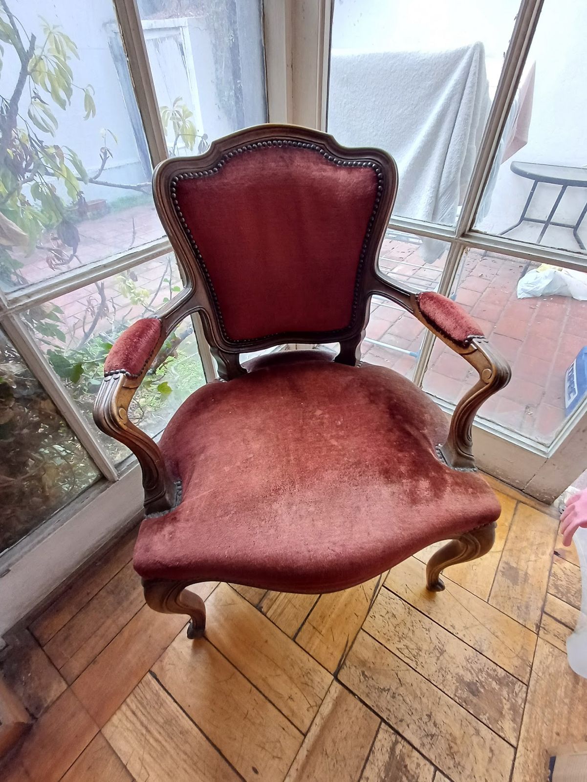 Sitial antiguo de madera - Imagen 2