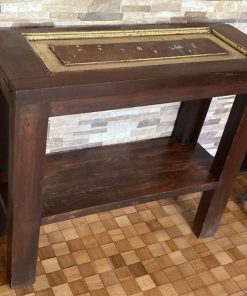 Arrimo de ventana antigua y madera