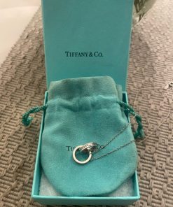 Colgante con círculos entrelazados Tiffany