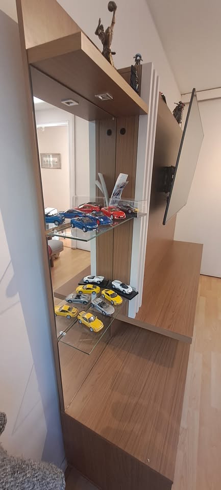 Mueble Rack TV con panel y repisa lateral - Imagen 5