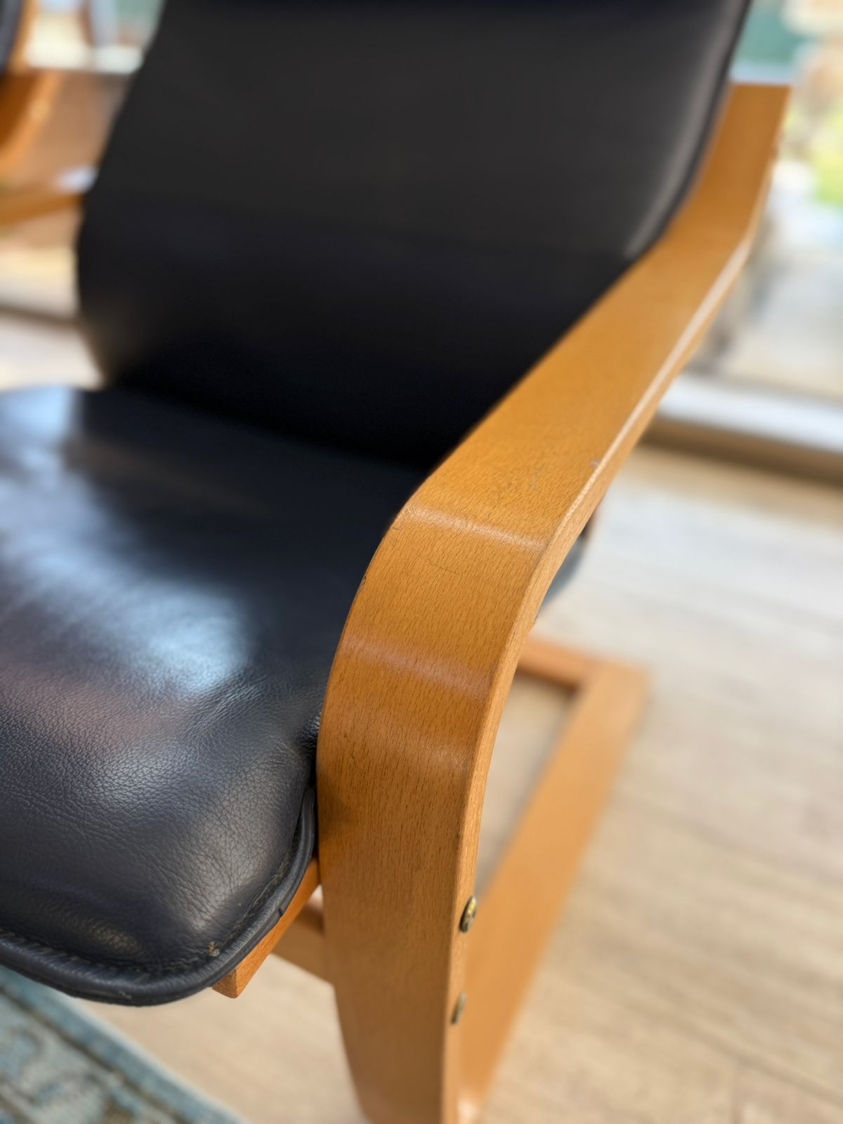 Sitiales de cuero y madera - Imagen 2