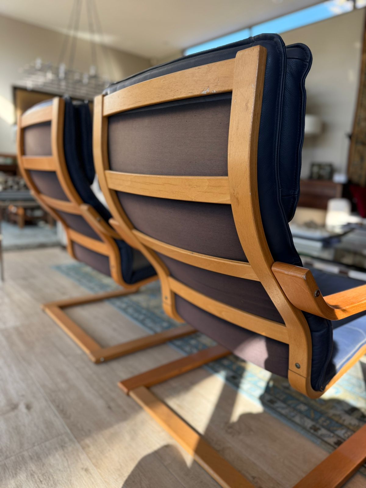 Sitiales de cuero y madera - Imagen 3