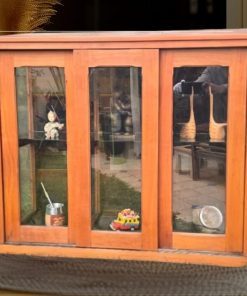 Vitrina 3 puertas antigua restaurada