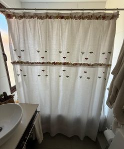Cortina de baño bordada a mano