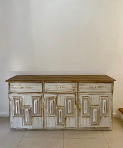 Buffet de madera renovado en blanco lino tiza decapado