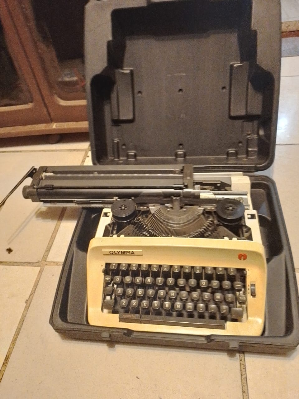 Máquina de escribir Olympia - Imagen 9