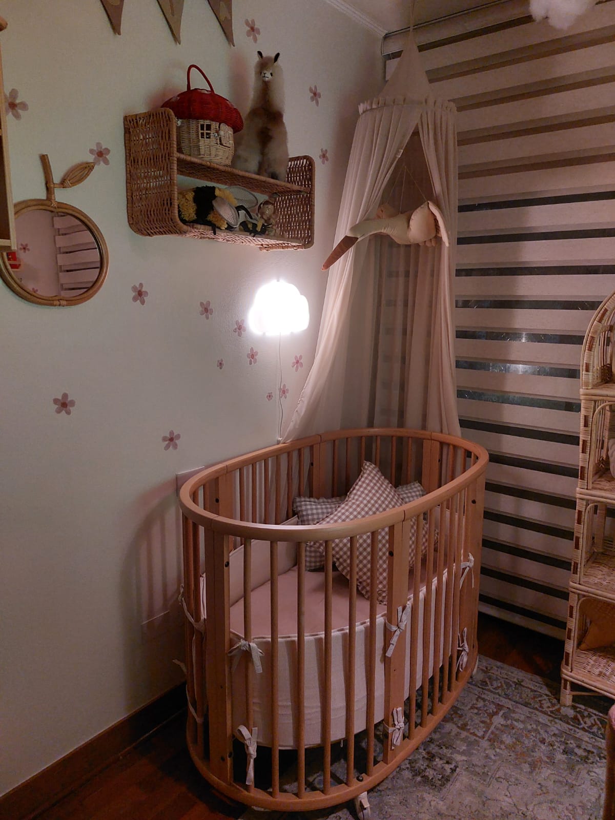 Cuna mini Stokke Sleepi V3 con extensión - Imagen 5