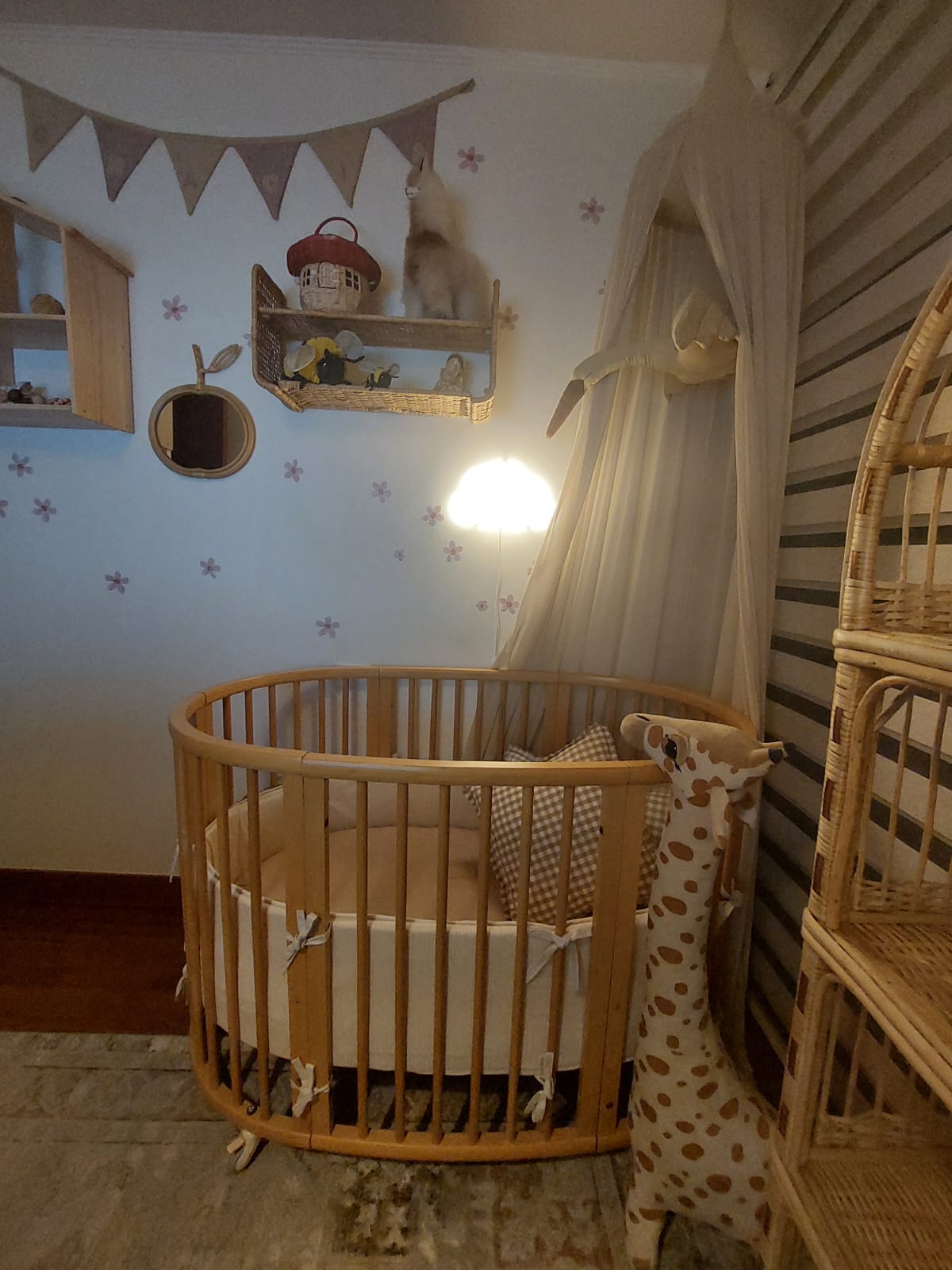 Cuna mini Stokke Sleepi V3 con extensión - Imagen 9