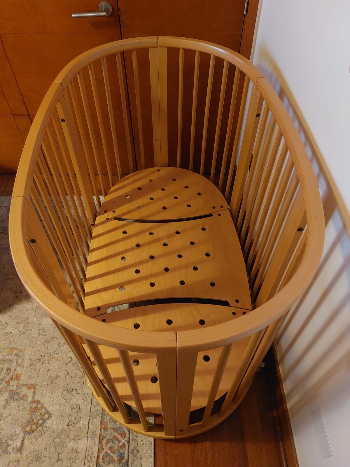 Cuna mini Stokke Sleepi V3 con extensión - Imagen 8