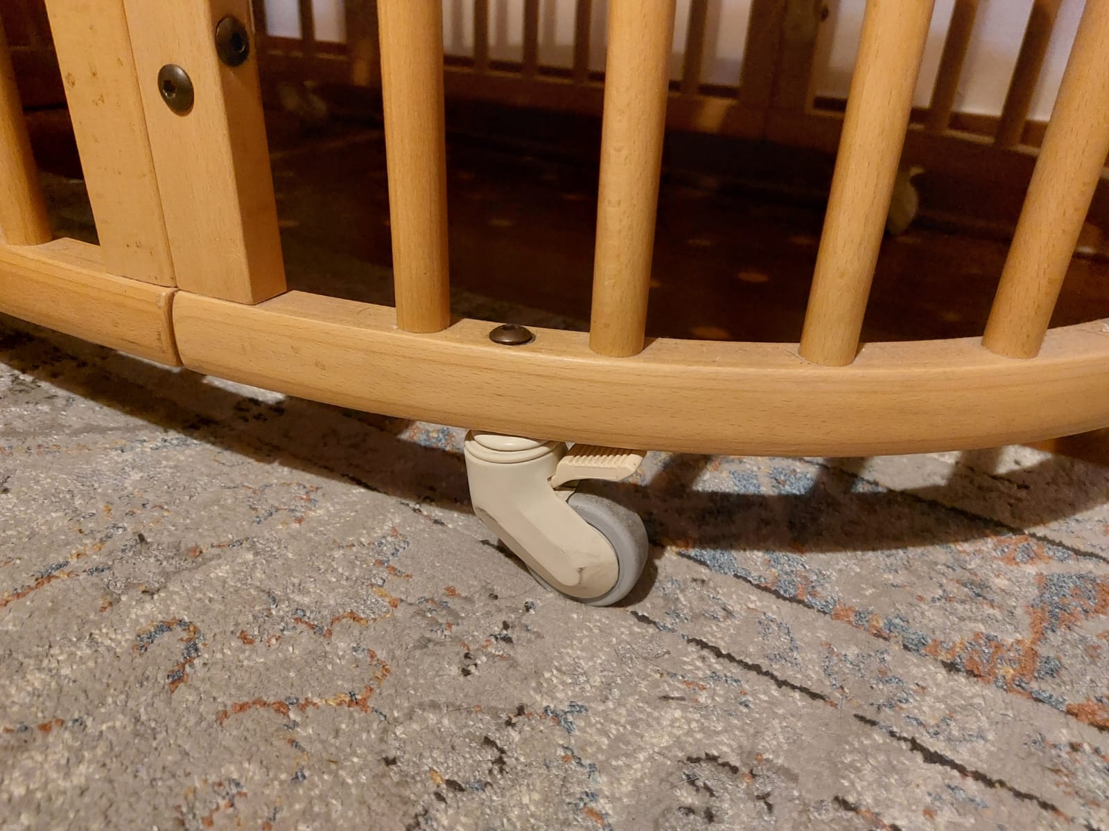 Cuna mini Stokke Sleepi V3 con extensión - Imagen 10