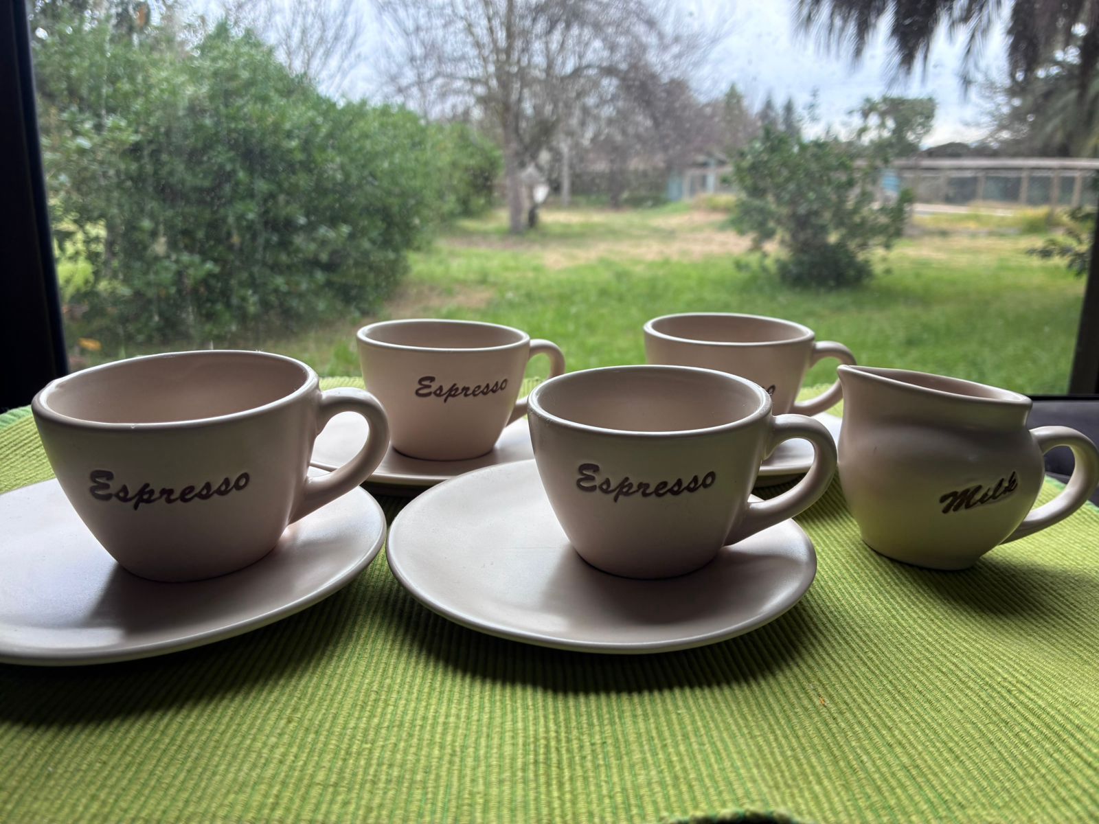 Juego de café 4 puestos con lechero