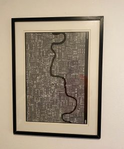 Cuadro lámina y marco negro madera