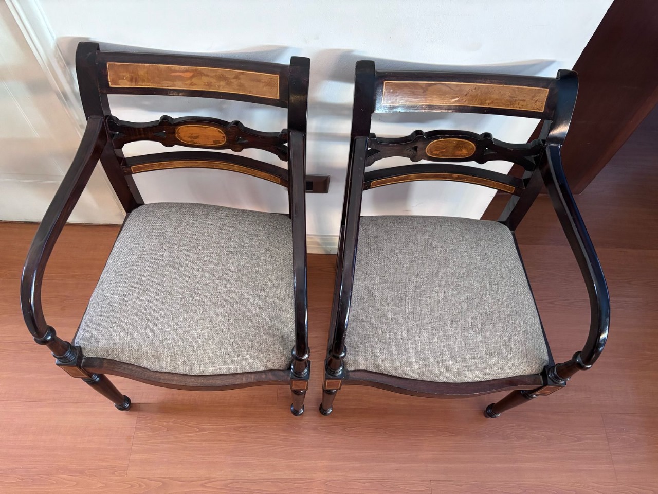 Sitiales madera y tela gris - Imagen 6