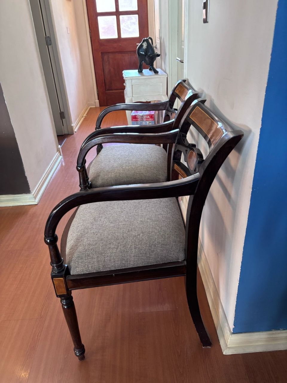 Sitiales madera y tela gris - Imagen 9