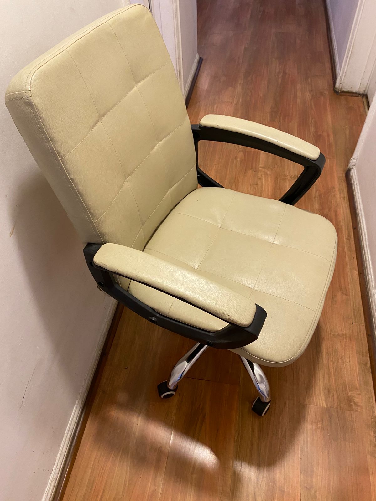 Silla escritorio ecocuero marfil - Imagen 3