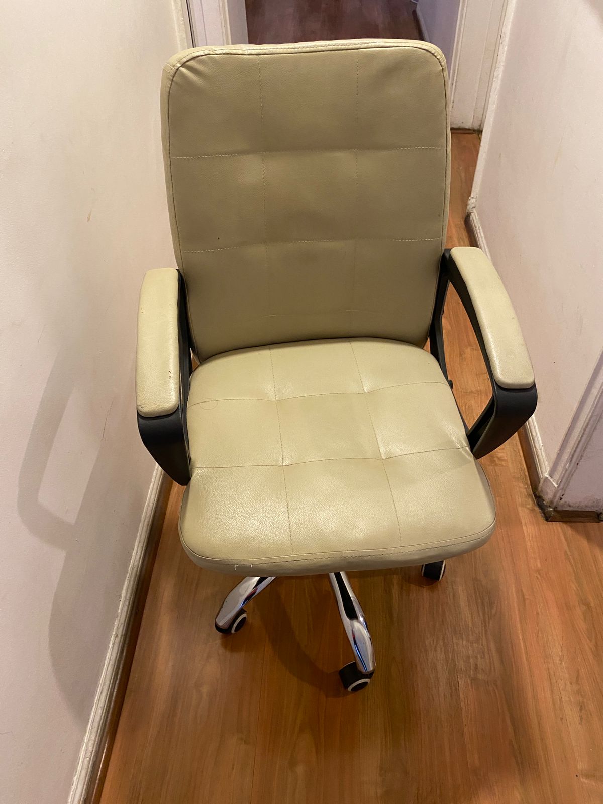 Silla escritorio ecocuero marfil - Imagen 8