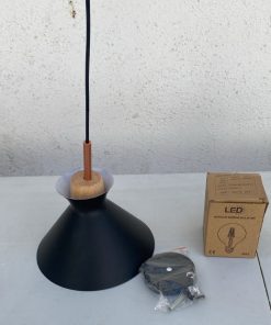 Lámpara de techo cónica con ampolleta